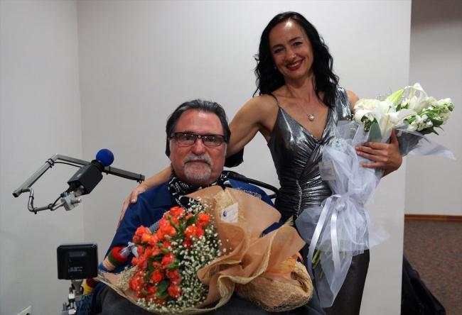 Solunum cihazına bağlı ALS hastasından konser